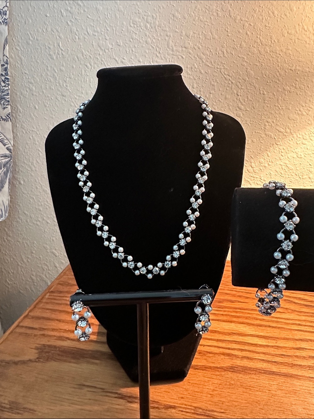 Crystal and Silver Necklace Set - Elegant Women's Jewelry